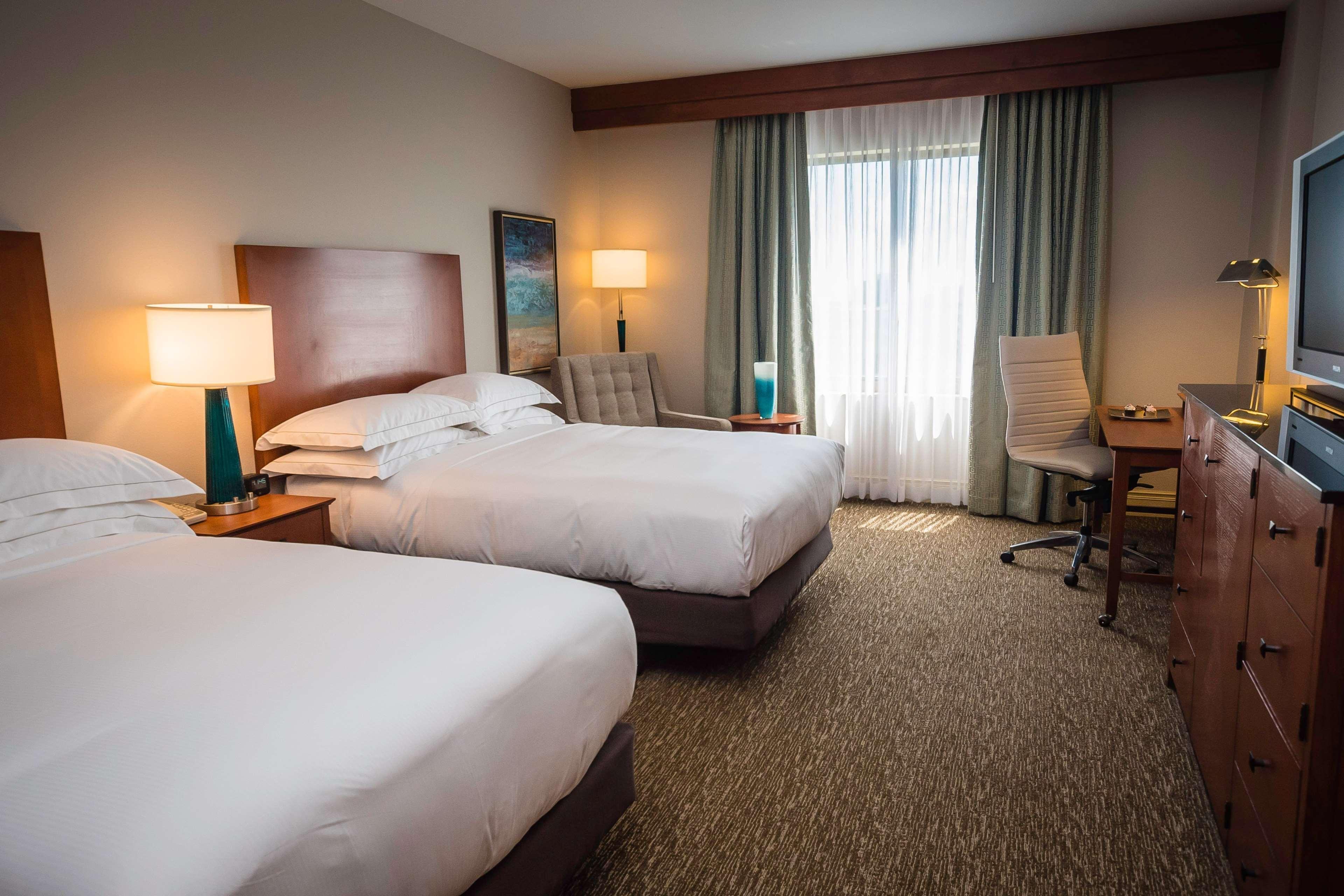 Hilton Carillon Park Hotel 4*