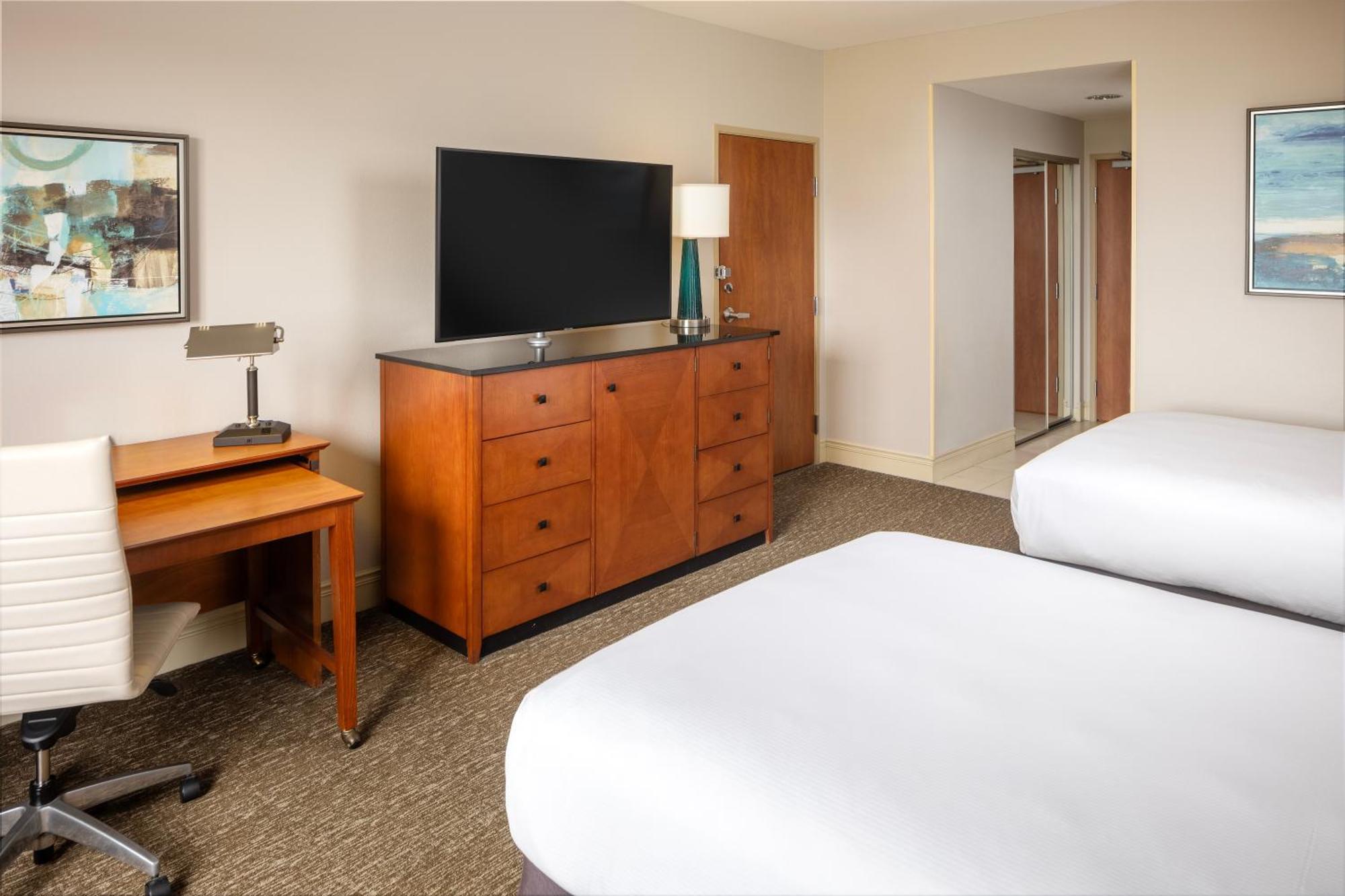 Hotel Hilton Carillon Park