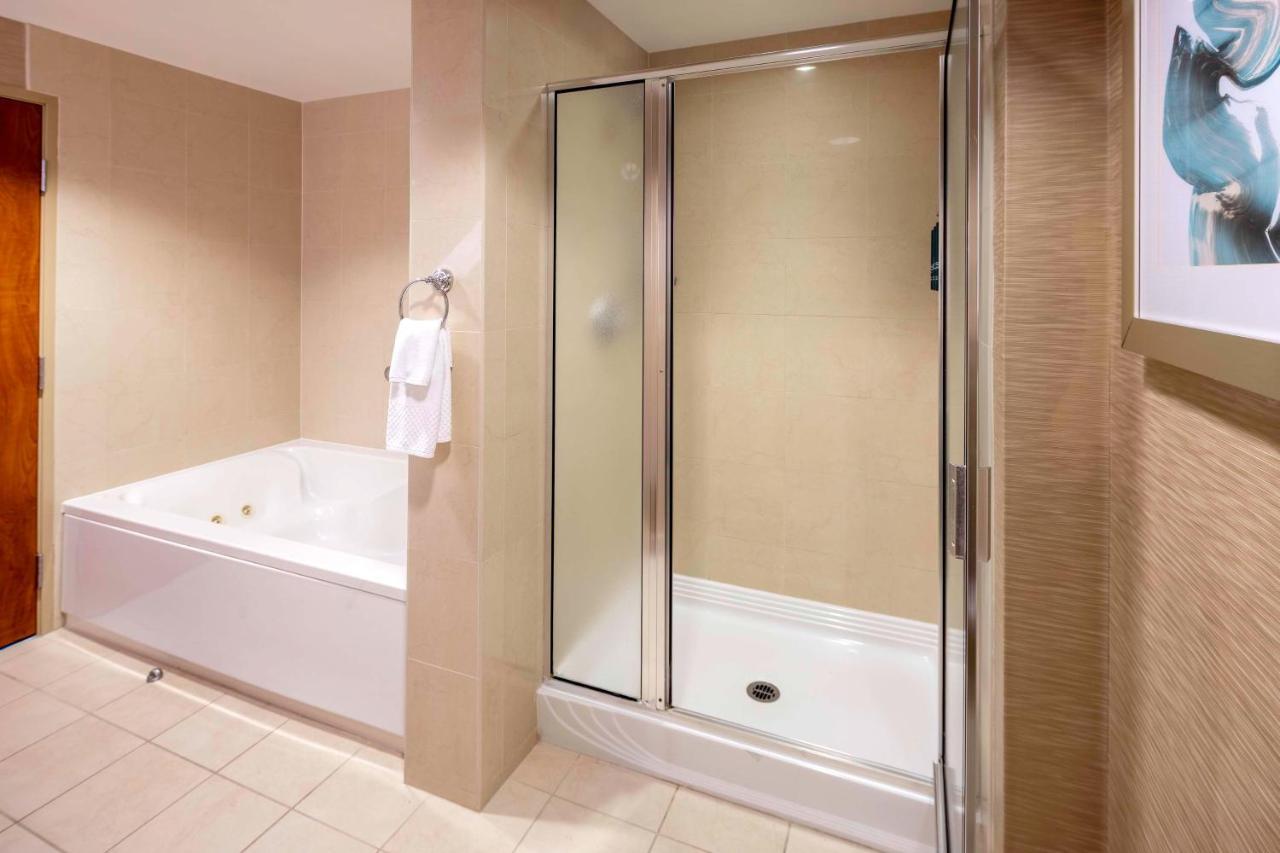 Hilton Carillon Park Hotel
